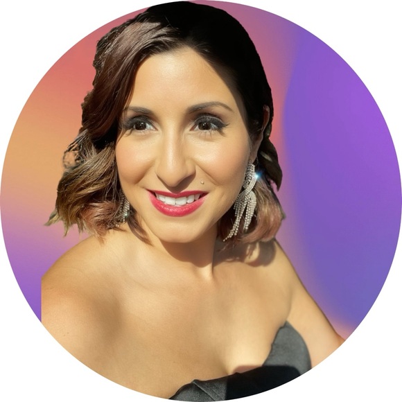 Meet your Posher, Marisa 🤩 @mcrocker1314 - Picture 3 of 9